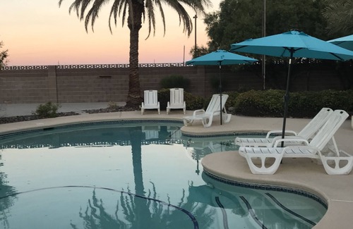 Las Vegas House | Family/Friend Fun getaway *Big Private Pool *Basketball court *firepit