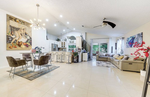 North Lauderdale House | Family-Friendly North Lauderdale Home w/Grill!