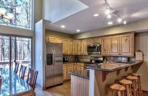 Tahoe Island House | Family Friendly Lake/Ski Escape - 3BR & 3BA house in South Lake Tahoe