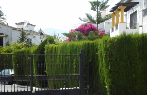 New Golden Mile House | Family friendly, 10 min walk to beach, private garden, nr Marbella & Estepona,