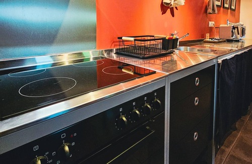 Etivey Bed & Breakfast | Family-Friendly 1BR w/Garden View + Hot Tub