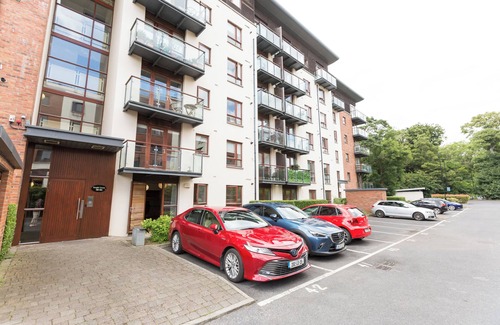 Dublin Apartment | Family-Friendly 2-Bed Apartment Opposite Santry Park – Close to Airport
