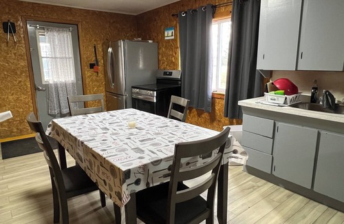 Sudbury District RV Rental | Family friendly 2 Bedroom 1 Full Bath Cabin with Beach Access at Linamac Lodge.
