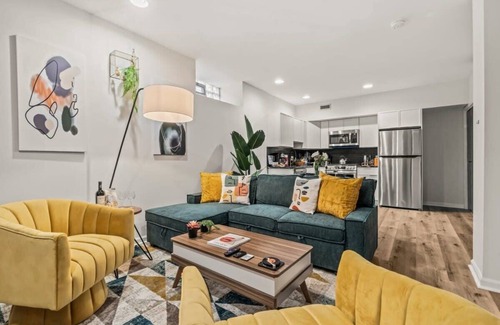 Old City Condo | Family-friendly 2BR Condo with Free Parking!