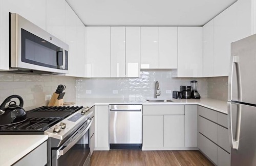 White Plains Apartment | Family Friendly 2BR | Full Kitchen | Downtown White Plains