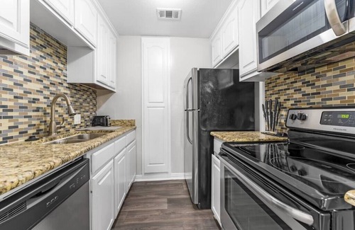 Arlington Apartment | Family Friendly 2bdrm-Walk To At&t/Cowboys Stadium