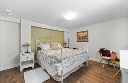 Cobourg Apartment | Family-friendly 2br Near Lake & Downtown