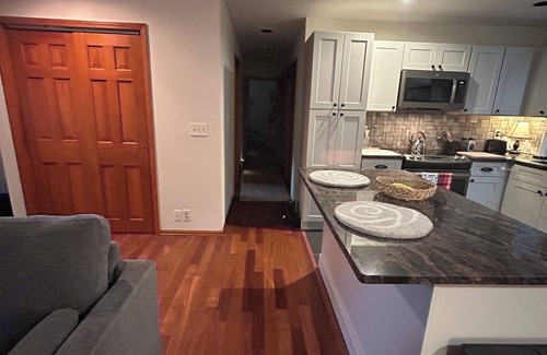 Arcadia House | Family Friendly 2BR with Lake Michigan Beach, Skiing, Golf Nearby