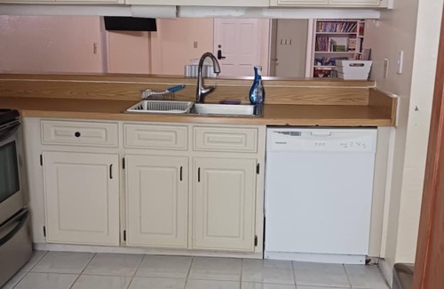 Port Orange House | Family-Friendly 3-bedroom house in Quiet Neighborhood in Coastal Port Orange