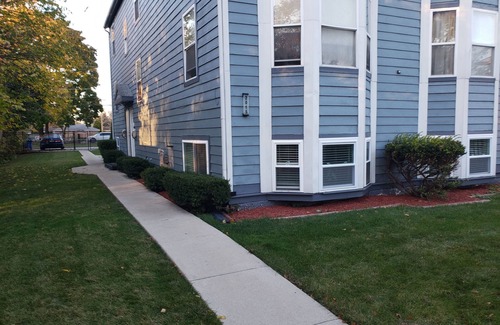 Evanston Apartment | Family-friendly 3-bdrm-2bth apt w/AC, WiFi, & private prkng in Evanston-Near NWU