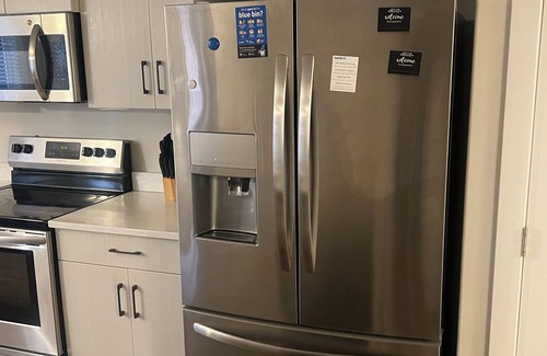 Saskatoon House | Family Friendly 3 bedroom Home Away from Home