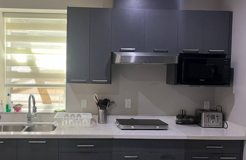 Burnaby Apartment | Family Friendly 3 Bed Rooms Basement Suite The Chateau - ST No. 00177094