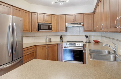 Royal Bay House | Family Friendly 3-Bedroom Townhome in Royal Bay