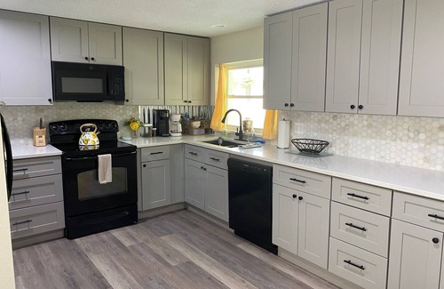 Holiday Lake Estates House | Family-Friendly 3 Bedroom 2 Bathroom home near Tarpon Springs