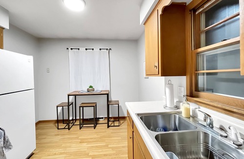Des Moines Apartment | Family Friendly 3 BR 2 Bath Duplex Sleeps 9!