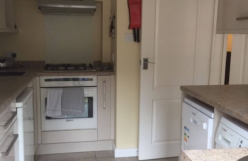 Christchurch House | Family friendly 3-bedroom house. . Sleeps 5.