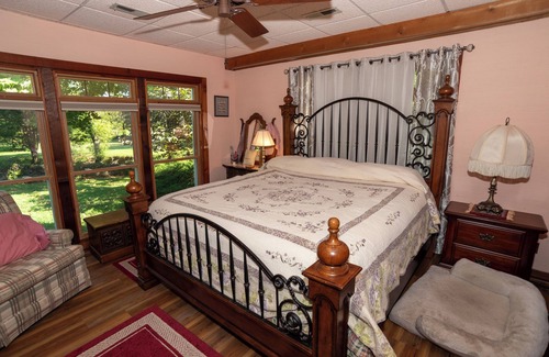 Fayetteville Other | Family friendly 3-bedroom farmhouse in the Tennessee Valley near Fayetteville