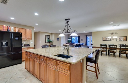 Royal Crest Rancheros House | Family Friendly 3600 Sq Ft 5 Bedrooms 4 Bathrooms 3 Miles To Strip