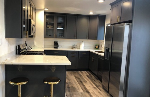 Seaside House | Family friendly 3Bdr Seaside house with WiFi, 24 hour security, dishwasher, W/D