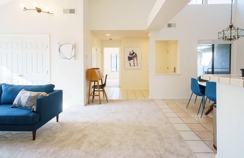 Newark Apartment | Family-Friendly 3BR Condo in Newark with Amenities