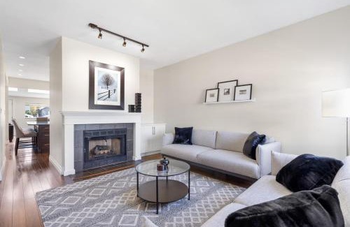 Hastings House | Family-Friendly 3BR Home
