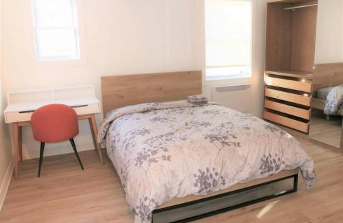Nouveau-Rosemont Apartment | Family-Friendly 3BR Home with Backyard