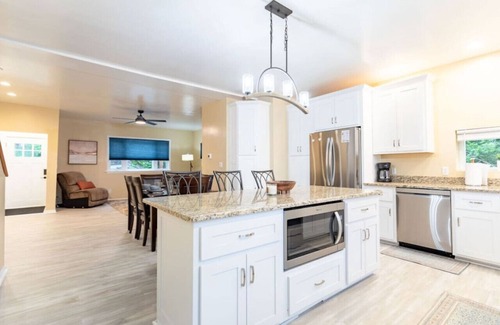 East Allegheny House | Family Friendly 3BR/3.5Bath-Near Pgh's Hot Spots!