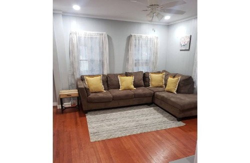 Providence House | Family friendly, 3BR Home near Colleges & Downtown