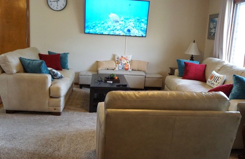 St. Marys House | Family Friendly 4 Bedroom, 3 Bath Family, Hot Tub and playground. Sleeps 12