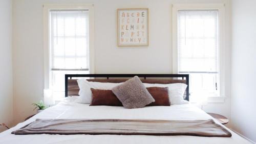 Stamford Apartment | Family-Friendly 4 Bed 3 Bath Downtown Delight