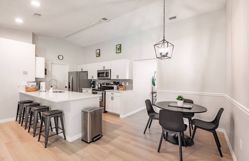 Fruitville House | Family friendly 4 bed 2 bath home in a peaceful neighborhood 15min to Siesta Key