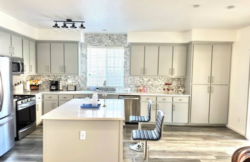 Stockton House | Family Friendly 4-bedroom house with WiFi, and pool room