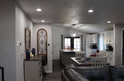 Thornton House | Family Friendly 4 bedroom home near Denver/Boulder