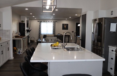 Thornton House | Family Friendly 4 bedroom home near Denver/Boulder