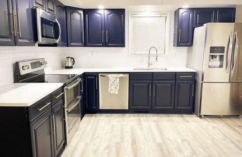 Ellendale House | Family-Friendly 4-Bedroom Retreat with Game Room and Outdoor Seating