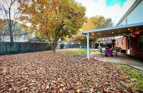 Ellendale House | Family-Friendly 4-Bedroom Retreat with Game Room and Outdoor Seating