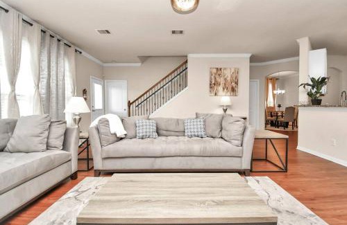 Barker House | Family Friendly 4Bdroom With Backyard