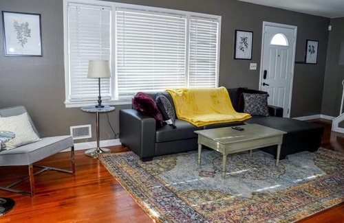 Columbus House | Family-Friendly 4BR – Spacious, Comfortable & Work-Ready