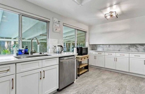 Valle Lindo House | Family-Friendly 4BR Retreat｜ Pool, Fenced Backyard & Pets Welcome #41751