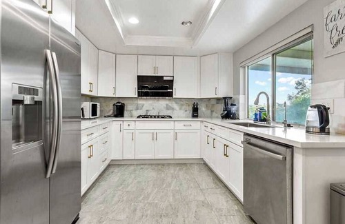 Valle Lindo House | Family-Friendly 4BR Retreat｜ Pool, Fenced Backyard & Pets Welcome #41751