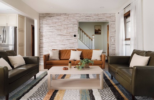 Wasco House | Family Friendly 4BR with Backyard+Games, ORD, Chicago, Workspace