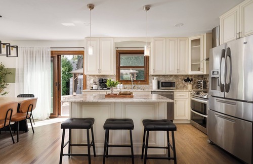 Wasco House | Family Friendly 4BR with Backyard+Games, ORD, Chicago, Workspace