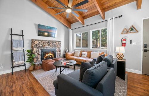 Big Bear Lake Villa | Family-friendly, AC, Hot Tub, Walk 2 Park & Lake