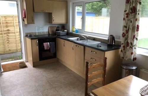 Illogan House | Family friendly accessible bungalow in quiet, rural location near the sea