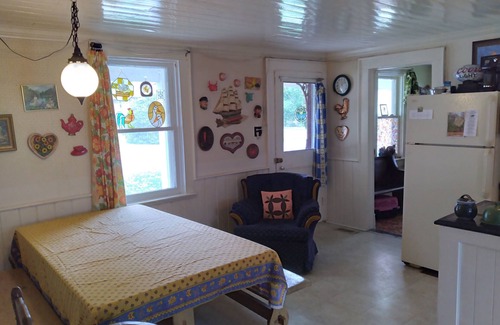 Addington Highlands House | Family-friendly and pet-friendly home away from home. 2 minutes from the river