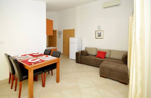 Okrug Apartment | Family Friendly Apartment with pool 2 Minutes Walk From The Sea
