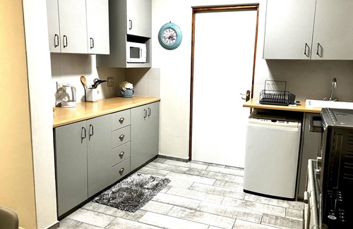 Betty's Bay Apartment | Family-friendly apartment with a sea view and close to the beach