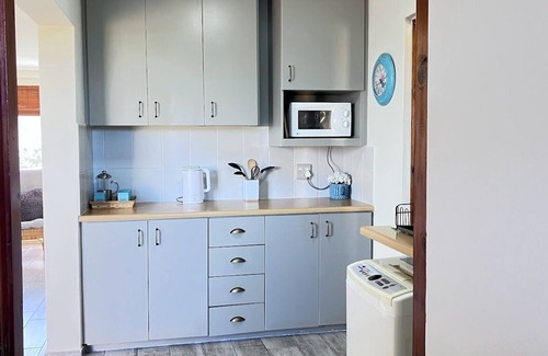 Betty's Bay Apartment | Family-friendly apartment with a sea view and close to the beach