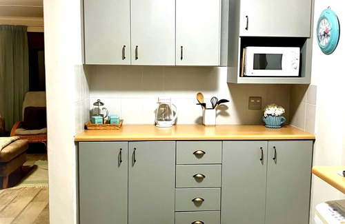 Betty's Bay Apartment | Family-friendly apartment with a sea view and close to the beach