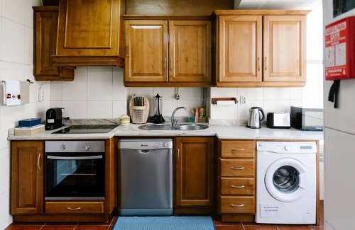 Oliveira do Castelo Apartment | Family-friendly apartment in city center with parking, wifi, air cond.